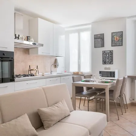 Apartment Aura - City Centre Como